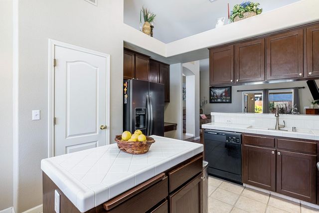 9710 N Price Avenue, Fresno, CA 93720