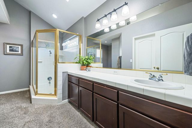 9710 N Price Avenue, Fresno, CA 93720