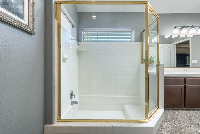 9710 N Price Avenue, Fresno, CA 93720