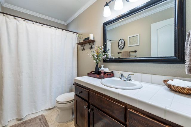 9710 N Price Avenue, Fresno, CA 93720