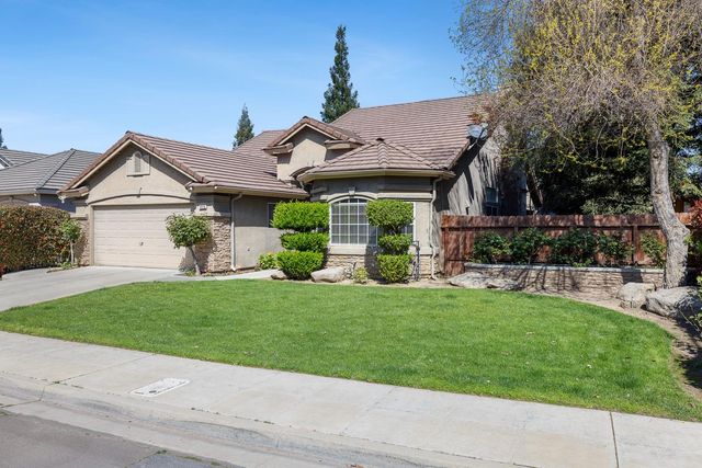 9710 N Price Avenue, Fresno, CA 93720