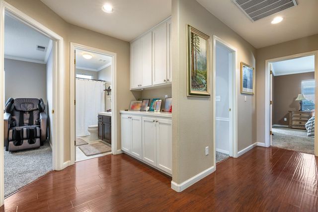 9710 N Price Avenue, Fresno, CA 93720