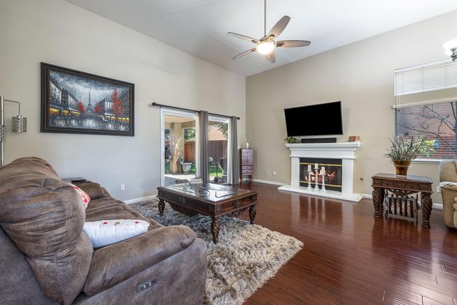 9710 N Price Avenue, Fresno, CA 93720