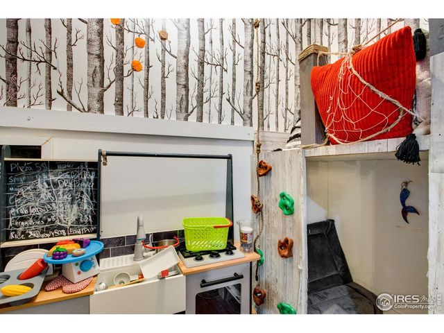 2257 Dogwood Dr, Erie, CO 80516