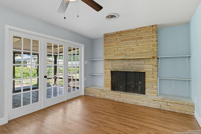 543 Freiling, San Antonio, TX 78213