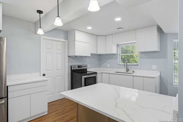 543 Freiling, San Antonio, TX 78213