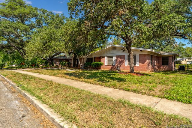 543 Freiling, San Antonio, TX 78213