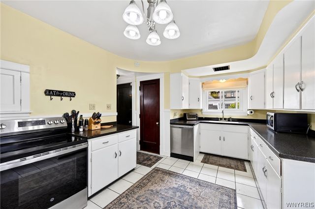 40 Jewett Parkway, Buffalo, NY 14214