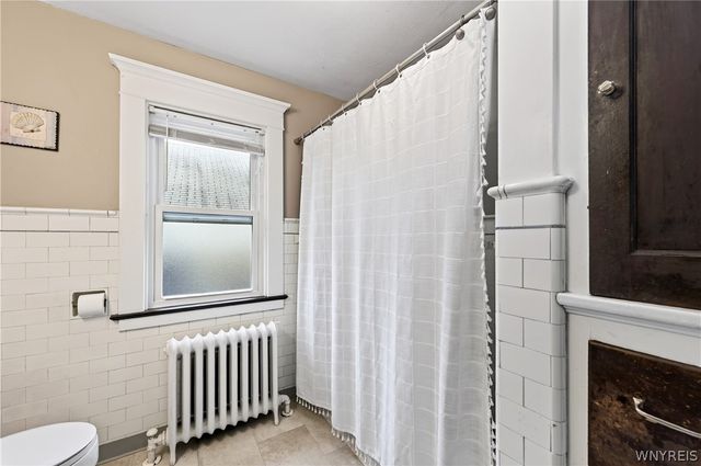 40 Jewett Parkway, Buffalo, NY 14214
