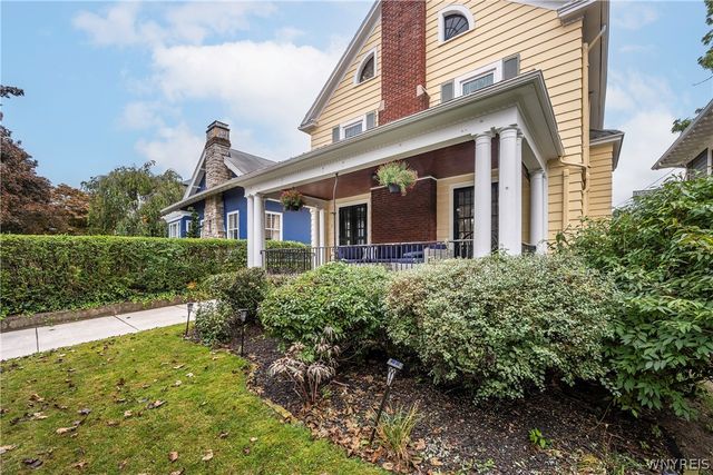 40 Jewett Parkway, Buffalo, NY 14214