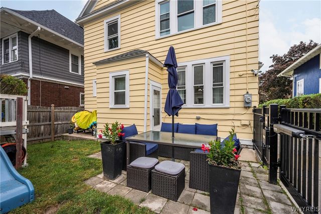 40 Jewett Parkway, Buffalo, NY 14214