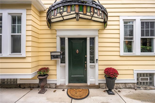 40 Jewett Parkway, Buffalo, NY 14214
