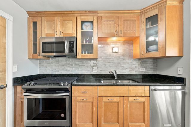 4955 Kimball Hill Drive C2, Rolling Meadows, IL 60008