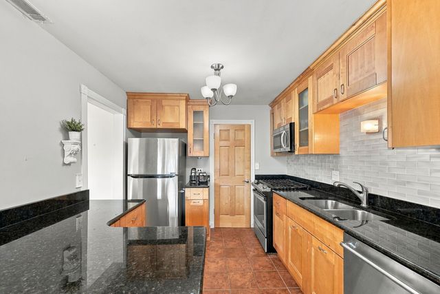 4955 Kimball Hill Drive C2, Rolling Meadows, IL 60008