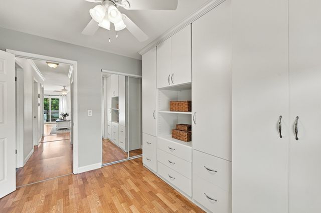 4955 Kimball Hill Drive C2, Rolling Meadows, IL 60008