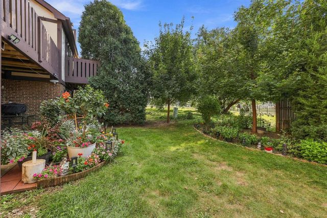 4955 Kimball Hill Drive C2, Rolling Meadows, IL 60008