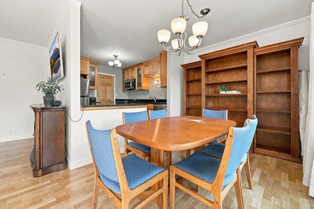 4955 Kimball Hill Drive C2, Rolling Meadows, IL 60008