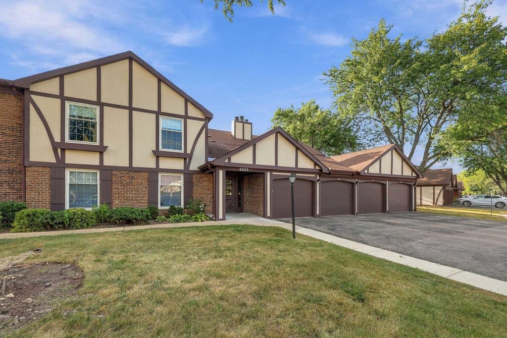 4955 Kimball Hill Drive C2, Rolling Meadows, IL 60008