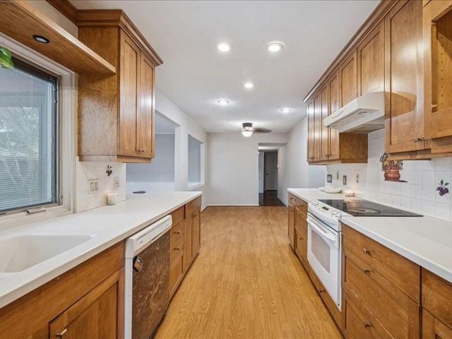 3902 Broken Elm Drive, Spring, TX 77388