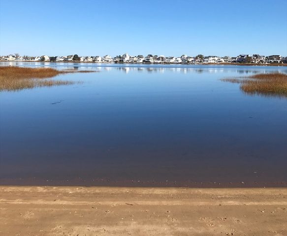 5 Cinder Ave, Newbury, MA 01951