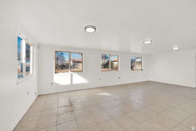 2054 W MARK ST, Layton, UT 84041