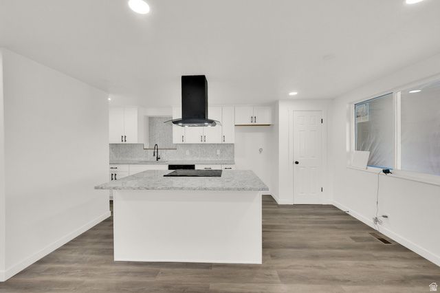 2054 W MARK ST, Layton, UT 84041