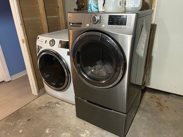 88 Pinehurst Ave, Brockton, MA 02302