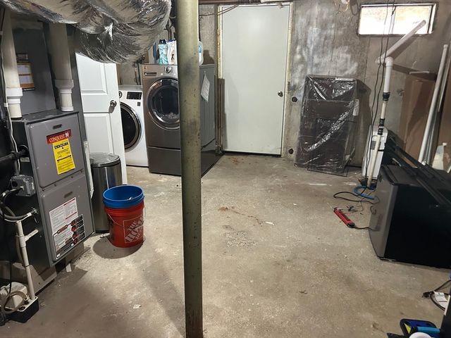 88 Pinehurst Ave, Brockton, MA 02302