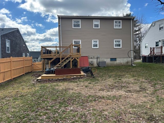 88 Pinehurst Ave, Brockton, MA 02302