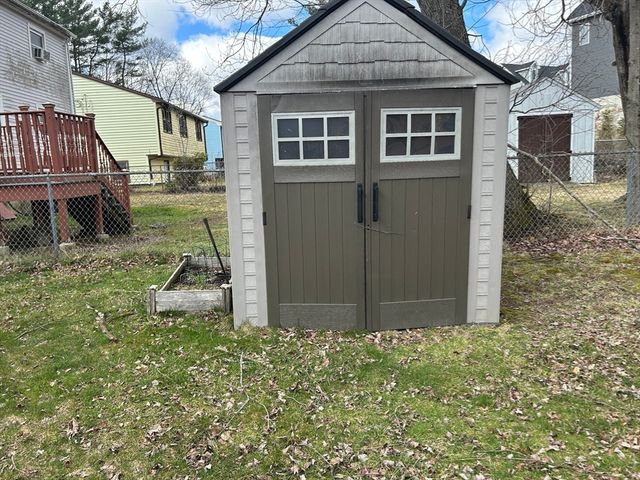 88 Pinehurst Ave, Brockton, MA 02302