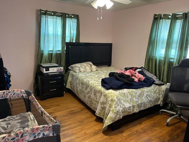 88 Pinehurst Ave, Brockton, MA 02302