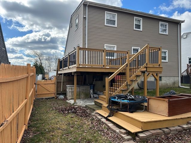 88 Pinehurst Ave, Brockton, MA 02302