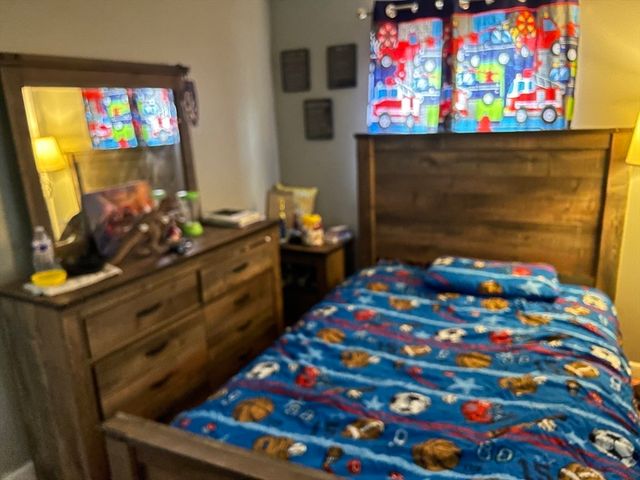 88 Pinehurst Ave, Brockton, MA 02302