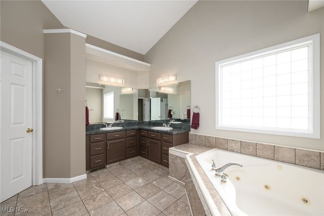 5114 Bayside Lake Boulevard, Stow, OH 44224