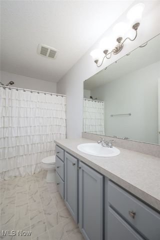 5114 Bayside Lake Boulevard, Stow, OH 44224