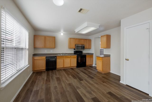 7935 Morning Grv, Converse, TX 78109