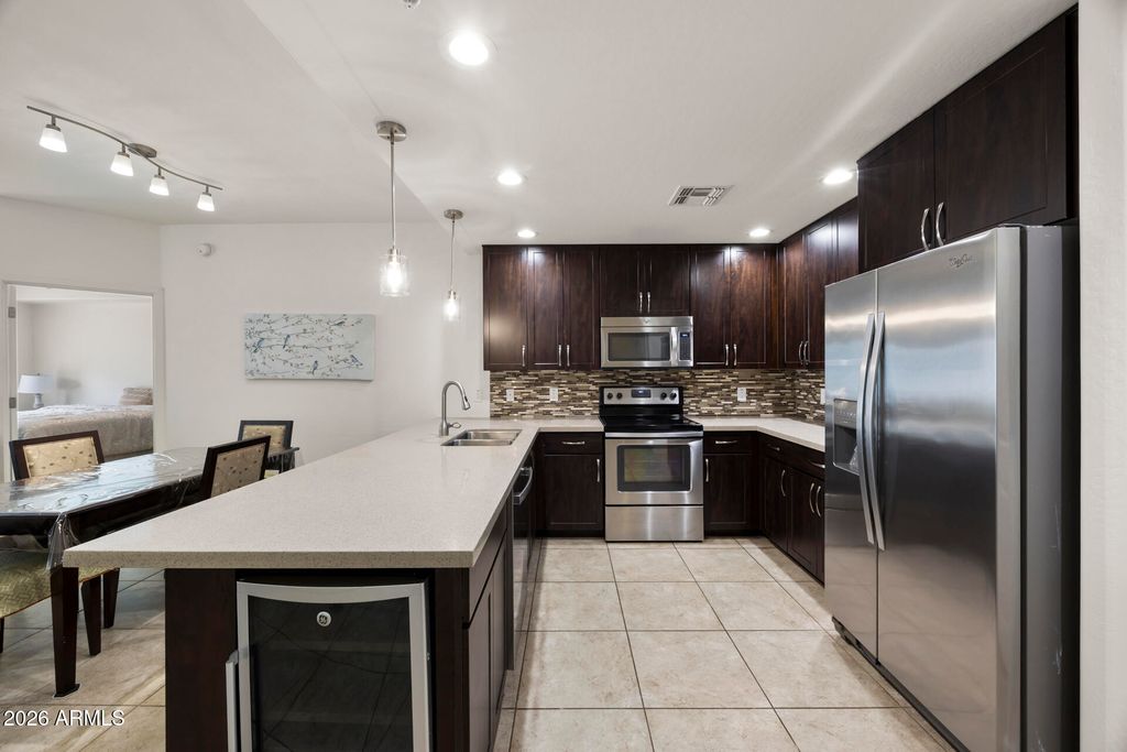 5450 E DEER VALLEY Drive 2189, Phoenix, AZ 85054 — photo 2
