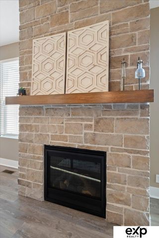 6859 Stony Point Drive, Papillion, NE 68046
