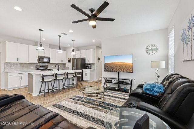 2003 AMBERLY Drive, Middleburg, FL 32068