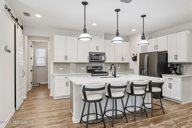 2003 AMBERLY Drive, Middleburg, FL 32068