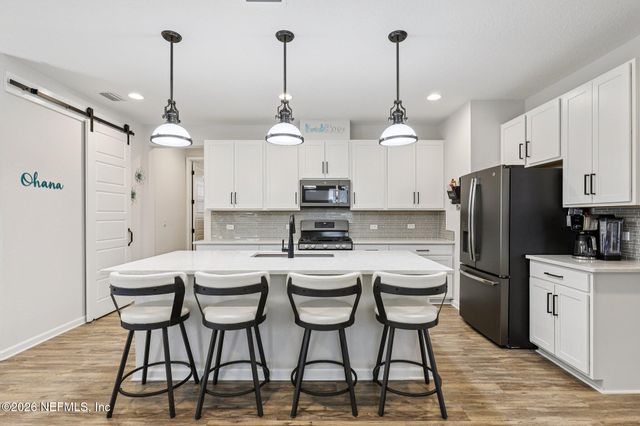 2003 AMBERLY Drive, Middleburg, FL 32068