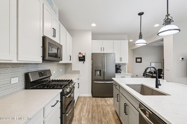 2003 AMBERLY Drive, Middleburg, FL 32068