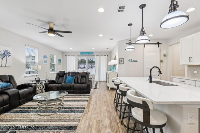 2003 AMBERLY Drive, Middleburg, FL 32068