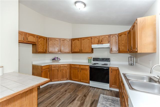136 Hope Hill Terrace, Cranston, RI 02921
