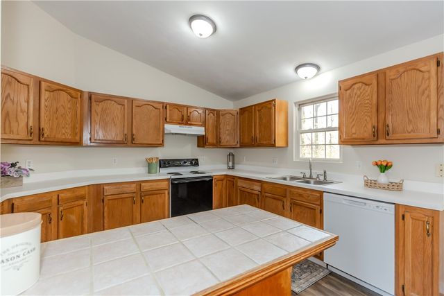 136 Hope Hill Terrace, Cranston, RI 02921