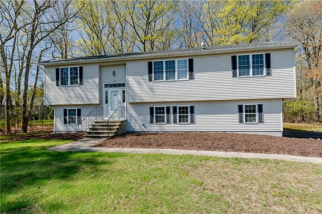 136 Hope Hill Terrace, Cranston, RI 02921