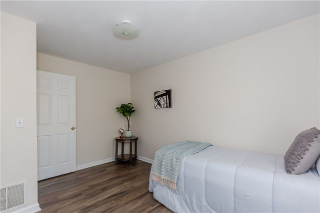 136 Hope Hill Terrace, Cranston, RI 02921