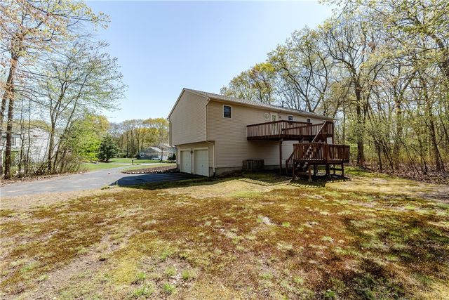 136 Hope Hill Terrace, Cranston, RI 02921