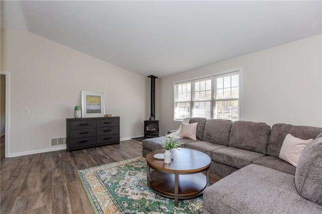 136 Hope Hill Terrace, Cranston, RI 02921