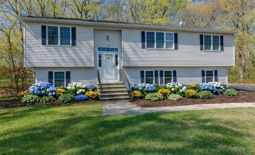 136 Hope Hill Terrace, Cranston, RI 02921